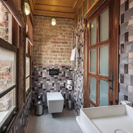 Gorgeous Rustic Balat 4bed2bath Home! #363 Holiday home